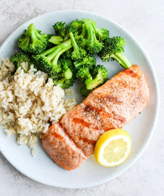 Fresh Grilled Salmon & Rice